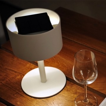 Lampe de table Pose 01